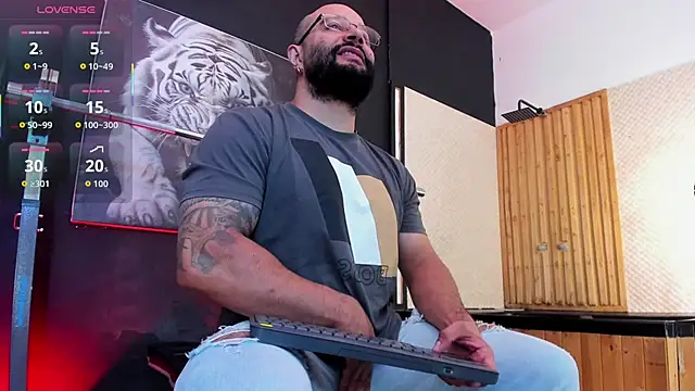 Luke  09 online show from November 24, 2025, 11:43 am