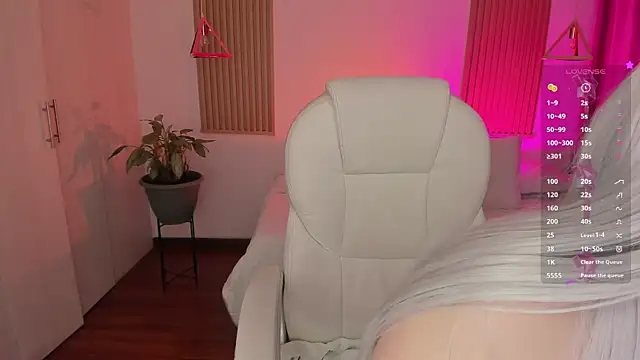 Kendall Bunnyy online show from October 17, 2025, 8:21 pm