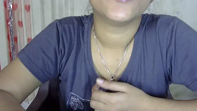 Preeti-Sexy online show from November 27, 2025, 4:35 am