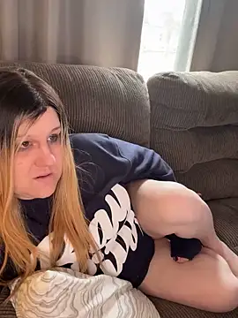 Snapshot of PuckBunny17 chatting on March 18, 2025, 1:55 pm PuckBunny17 online show from March 18, 2025, 1:55 pm