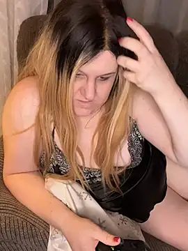 Snapshot of PuckBunny17 chatting on February 15, 2025, 10:22 am PuckBunny17 online show from February 15, 2025, 10:22 am