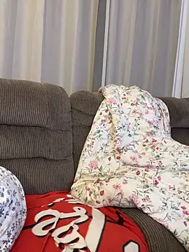 Snapshot of PuckBunny17 chatting on September 19, 2025, 4:16 am PuckBunny17 online show from September 19, 2025, 4:16 am