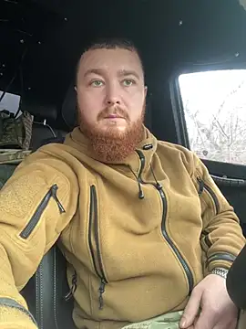 Snapshot of Artur6663 chatting on December 21, 2024, 8:28 am Artur6663 online show from December 21, 2024, 8:28 am