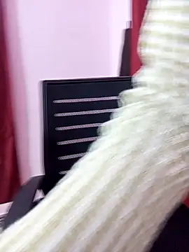 Snapshot of Sweetie_swali chatting on January 25, 2025, 5:08 pm Sweetie swali online show from January 25, 2025, 5:08 pm