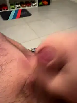 Snapshot of tiou72 chatting on November 28, 2025, 3:45 pm tiou72 online show from November 28, 2025, 3:45 pm