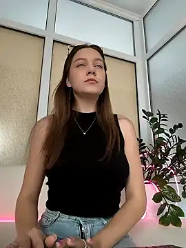 Snapshot of AliceBrayan chatting on March 16, 2025, 5:14 am AliceBrayan online show from March 16, 2025, 5:14 am