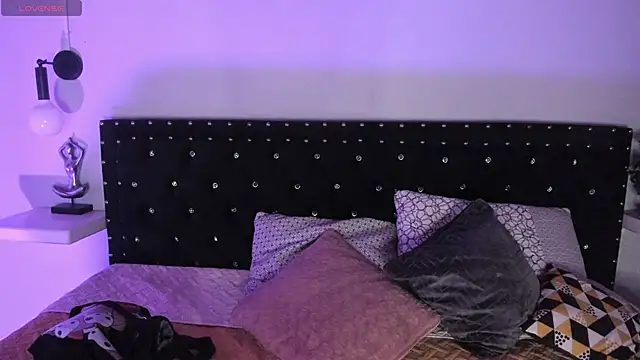 Snapshot of Ghosty_Doll chatting on January 6, 2026, 8:35 pm Ghosty Doll online show from January 6, 2026, 8:35 pm