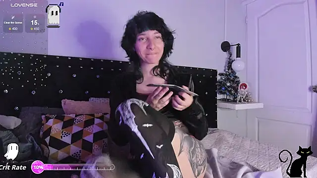 Snapshot of Ghosty_Doll chatting on December 17, 2025, 8:36 pm Ghosty Doll online show from December 17, 2025, 8:36 pm