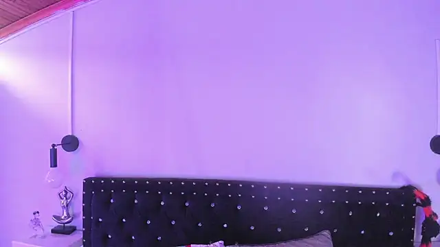 Snapshot of Ghosty_Doll chatting on November 6, 2025, 8:24 pm Ghosty Doll online show from November 6, 2025, 8:24 pm