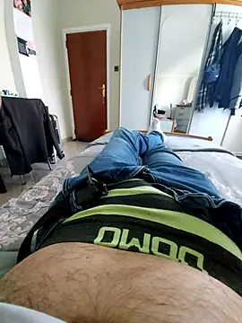 Snapshot of pascalino100 chatting on September 16, 2025, 12:17 pm pascalino100 online show from September 16, 2025, 12:17 pm