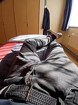 pascalino100 online show from March 18, 2026, 9:56 am