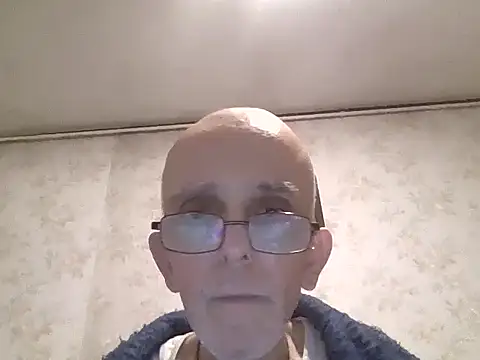 mariusica1xh online show from November 15, 2025, 3:49 pm