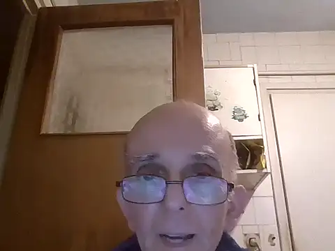 Snapshot of mariusica1@xh chatting on January 18, 2026, 4:32 pm mariusica1xh online show from January 18, 2026, 4:32 pm