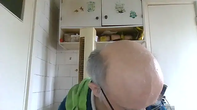 mariusica1xh online show from March 22, 2026, 1:23 pm