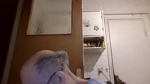 Snapshot of mariusica1@xh chatting on February 24, 2026, 5:25 pm mariusica1xh online show from February 24, 2026, 5:25 pm