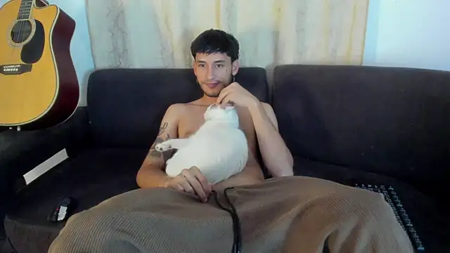 Snapshot of Henrikk_senn chatting on November 5, 2025, 1:20 am Henrikk senn online show from November 5, 2025, 1:20 am