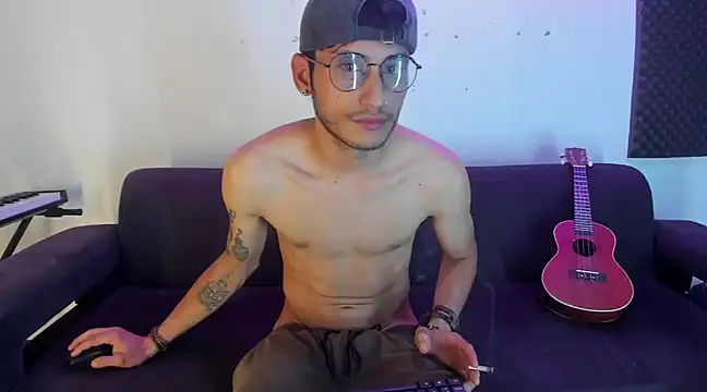 Snapshot of Henrikk_senn chatting on December 2, 2024, 11:51 am Henrikk senn online show from December 2, 2024, 11:51 am
