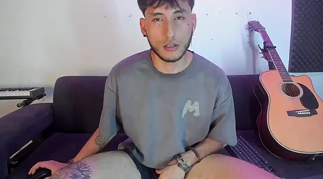 Snapshot of Henrikk_senn chatting on December 22, 2024, 1:55 am Henrikk senn online show from December 22, 2024, 1:55 am