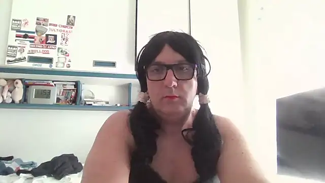 Snapshot of brindisiroby chatting on July 1, 2026, 9:42 am brindisiroby online show from July 1, 2026, 9:42 am