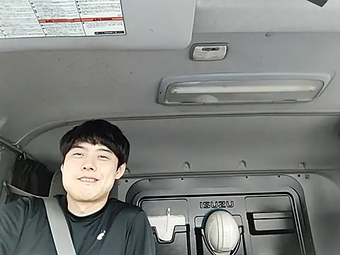 whitebriefboy online show from May 26, 2026, 10:08 pm