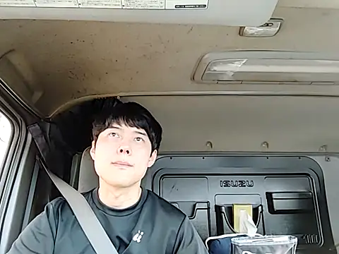 whitebriefboy online show from May 25, 2026, 9:46 pm