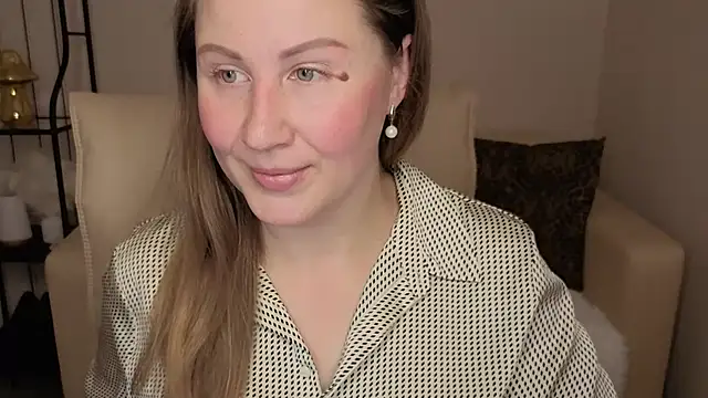 Snapshot of Helens_love chatting on October 30, 2025, 1:04 am Helens love online show from October 30, 2025, 1:04 am