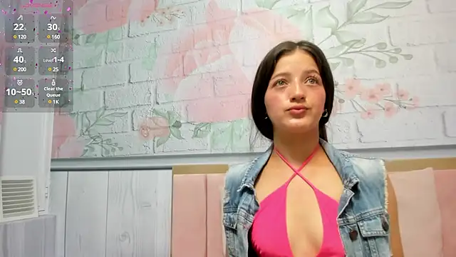 Snapshot of Annie_Cute18_ chatting on February 4, 2025, 1:34 am Annie Cute18 online show from February 4, 2025, 1:34 am