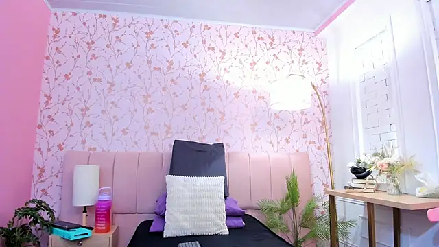 Snapshot of amber-hill chatting on November 7, 2025, 7:51 pm amber-hill online show from November 7, 2025, 7:51 pm