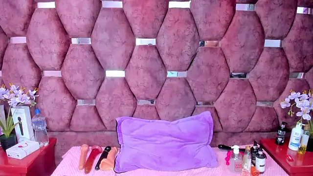 Snapshot of SaraLoveee_ chatting on March 7, 2025, 6:02 am SaraLoveee  online show from March 7, 2025, 6:02 am