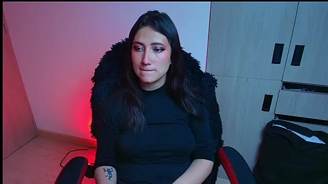 hitomi arata online show from April 17, 2026, 11:07 pm