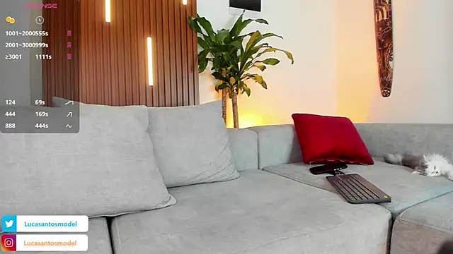 Snapshot of lucasanto_ chatting on October 17, 2025, 12:36 am lucasanto online show from October 17, 2025, 12:36 am