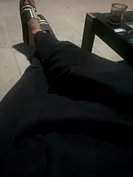 Snapshot of YawlingJingoist chatting on December 14, 2025, 10:15 pm YawlingJingoist online show from December 14, 2025, 10:15 pm