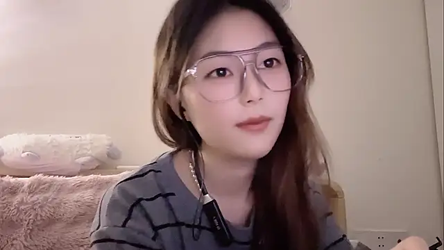 Snapshot of Sweet-Angel999 chatting on February 7, 2026, 3:42 pm Sweet-Angel999 online show from February 7, 2026, 3:42 pm