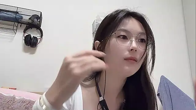 Snapshot of Sweet-Angel999 chatting on March 13, 2026, 3:06 pm Sweet-Angel999 online show from March 13, 2026, 3:06 pm