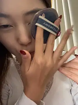 Snapshot of Sweet-Angel999 chatting on December 17, 2025, 3:50 pm Sweet-Angel999 online show from December 17, 2025, 3:50 pm