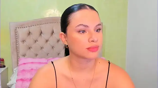 Snapshot of Luciluu20 chatting on January 8, 2025, 6:09 pm Luciluu20 online show from January 8, 2025, 6:09 pm