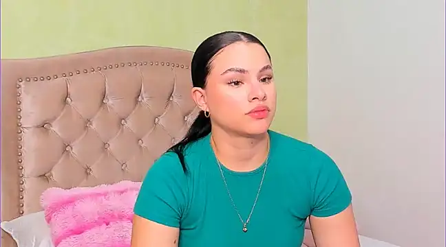 Snapshot of Luciluu20 chatting on March 1, 2025, 8:10 pm Luciluu20 online show from March 1, 2025, 8:10 pm