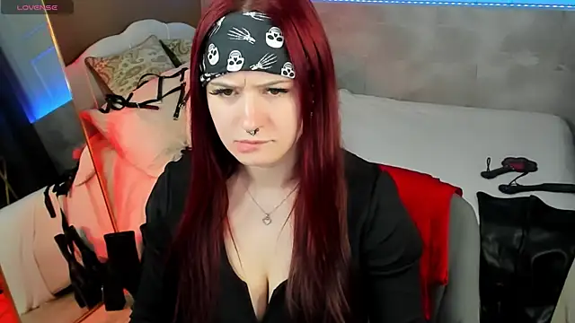 Lily Moonlight online show from April 19, 2026, 2:40 pm