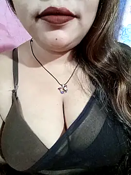 Snapshot of Beautyy38 chatting on November 3, 2025, 2:50 am Beautyy38 online show from November 3, 2025, 2:50 am