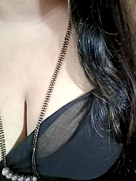 Snapshot of Beautyy38 chatting on October 27, 2025, 3:07 am Beautyy38 online show from October 27, 2025, 3:07 am