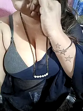 Snapshot of Beautyy38 chatting on November 20, 2025, 2:45 am Beautyy38 online show from November 20, 2025, 2:45 am