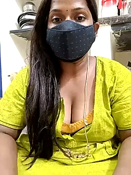 Snapshot of Renuma chatting on February 18, 2025, 4:47 pm Renuma online show from February 18, 2025, 4:47 pm