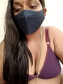 Snapshot of Renuma chatting on February 14, 2025, 9:55 am Renuma online show from February 14, 2025, 9:55 am