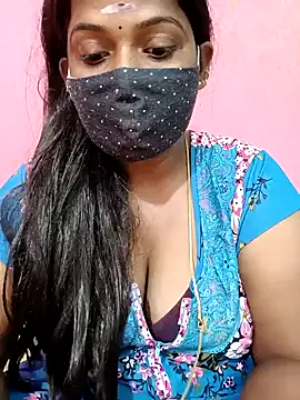 Snapshot of Renuma chatting on January 10, 2025, 4:01 am Renuma online show from January 10, 2025, 4:01 am