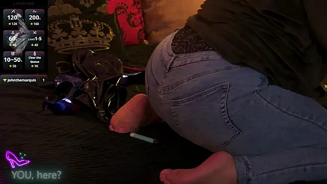 Snapshot of ZoeMesmerize chatting on October 29, 2025, 7:40 am ZoeMesmerize online show from October 29, 2025, 7:40 am