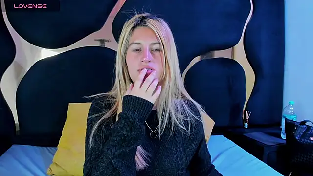 Snapshot of GiaRoussel chatting on February 12, 2026, 3:56 pm GiaRoussel online show from February 12, 2026, 3:56 pm