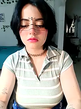 Lin-cute online show from February 16, 2025, 7:49 pm