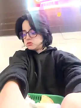 Lin-cute online show from February 27, 2025, 3:08 am