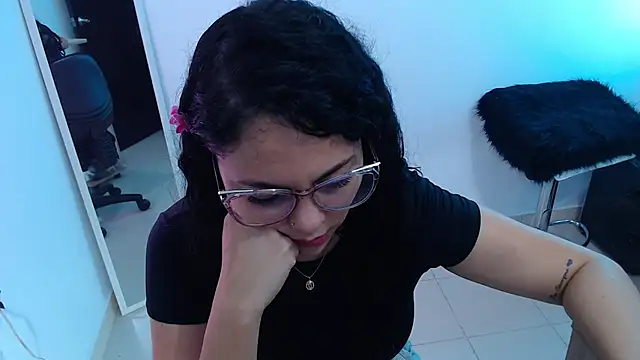 Mailywindsor online show from March 4, 2025, 9:00 pm