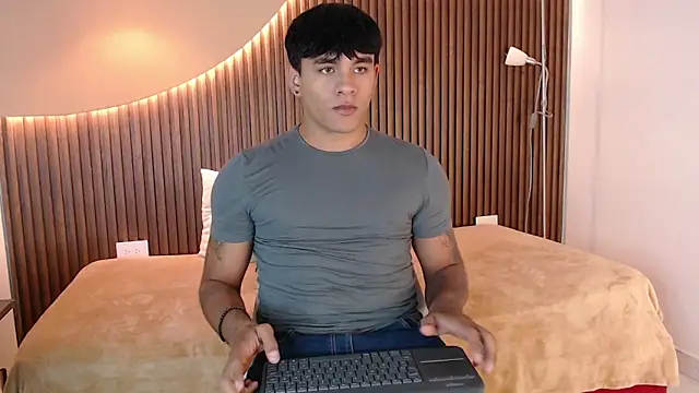 LuciferM Star online show from February 5, 2026, 3:24 am